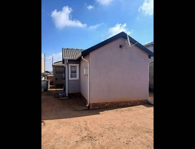 2 BEDROOM HOUSE FOR SALE IN BRAM FISCHERVILLE